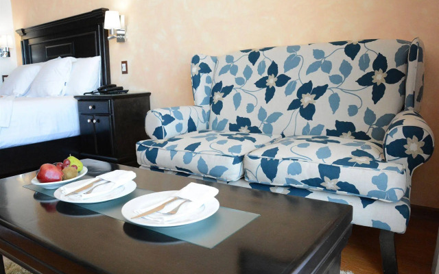 La Posada Hotel & Beach Club