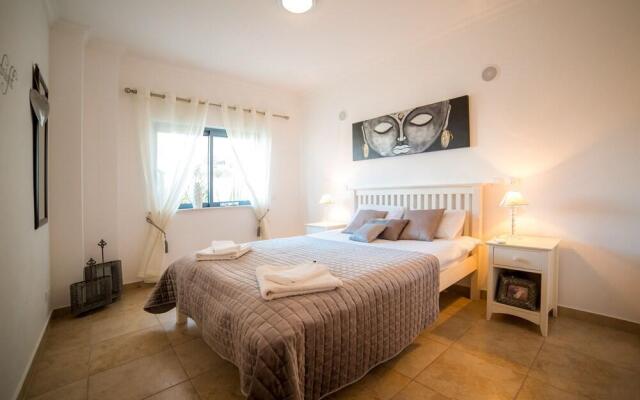 B05 - Luxury Central 2 bed with Spa by DreamAlgarve