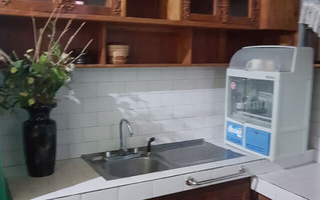 Desiree's Lodge And Transient House, Baler Aurora