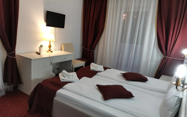 Hotel Miraj