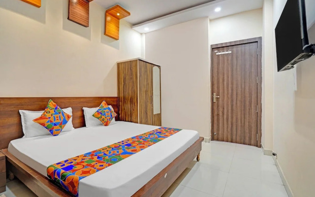 Fabhotel Paras Palace