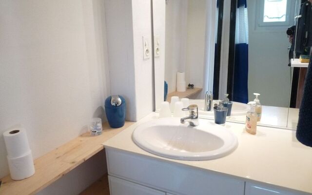 Chambre Rouge et Vin Blanc