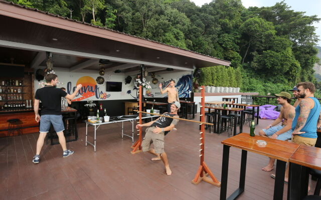 Balcony Party Hostel Beachfront - Adults Only