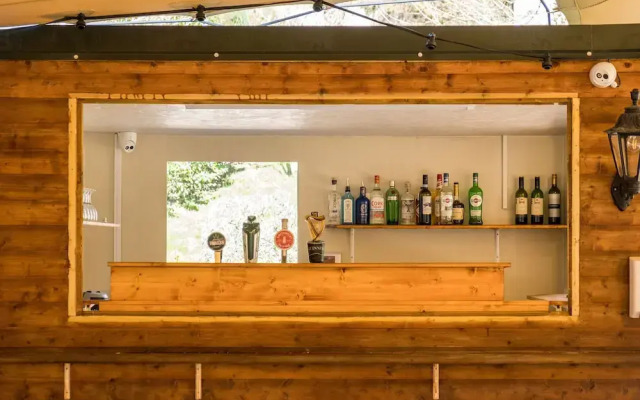 Woodenbridge Hotel and Lodge