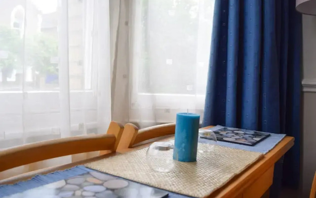 1 Bedroom Garden Flat in Wimbeldon