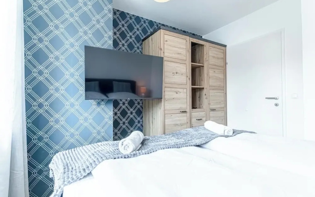Stylish 1BR 1LR Vienna Center Homes