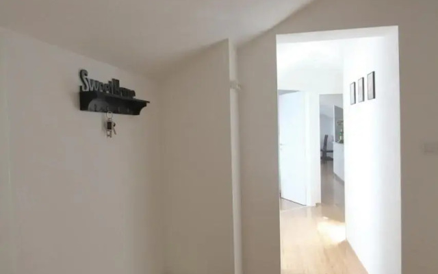 Beachfront Apartment. 2xAC & BIKES