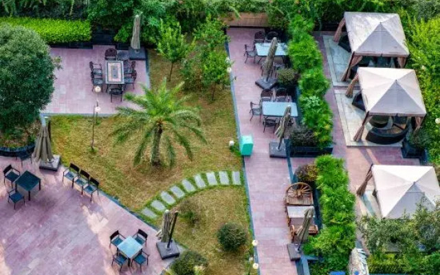 Canfitez Hotel