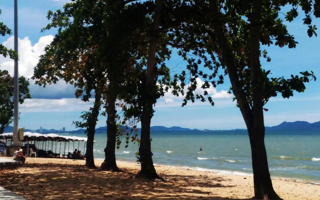 Jomtien Beach Condominium