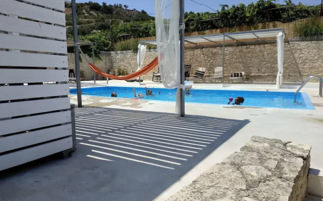 Pervola Petit Hotel