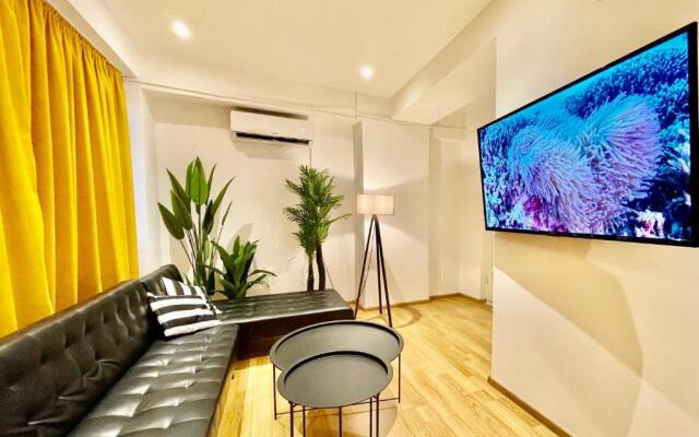 2 Bedroom Apartment on Chavchavadze Ave