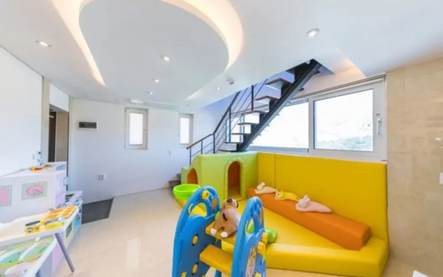 Gapyeong Ramu Poolvilla Pension