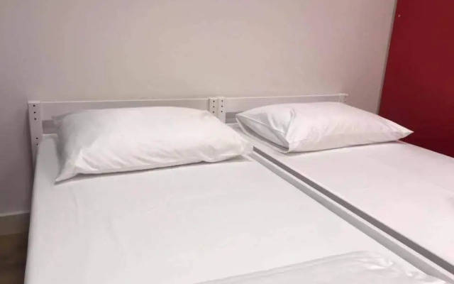Bowling Hostel