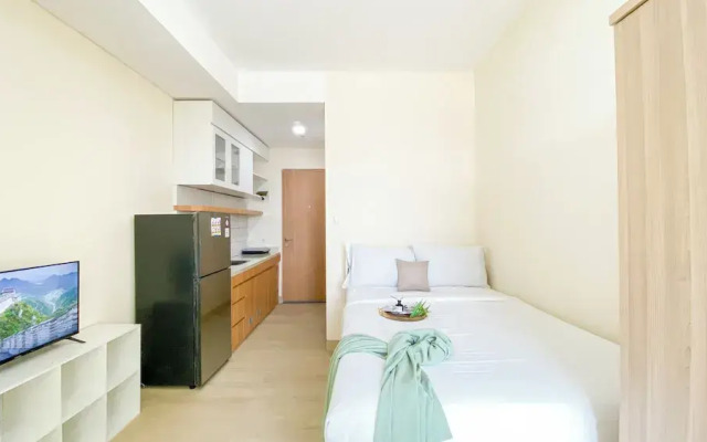 Comfortable And Modern Studio Apartment At B Residence