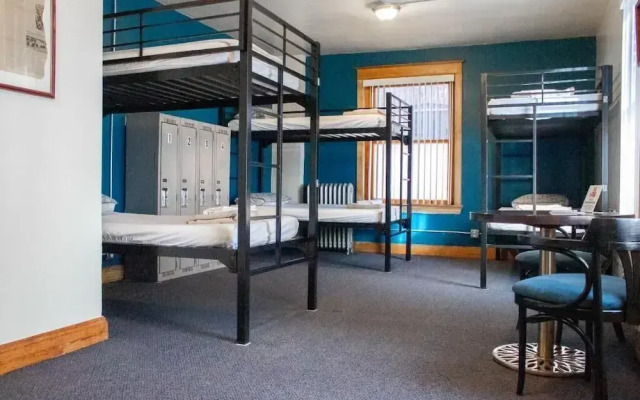 11th Avenue Hostel