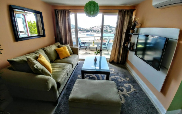 Beautiful 2 bedroom 2 bathroom sea view