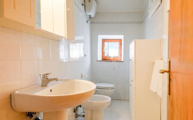 Spacious Mansion in Tuscany with Swimming Pool