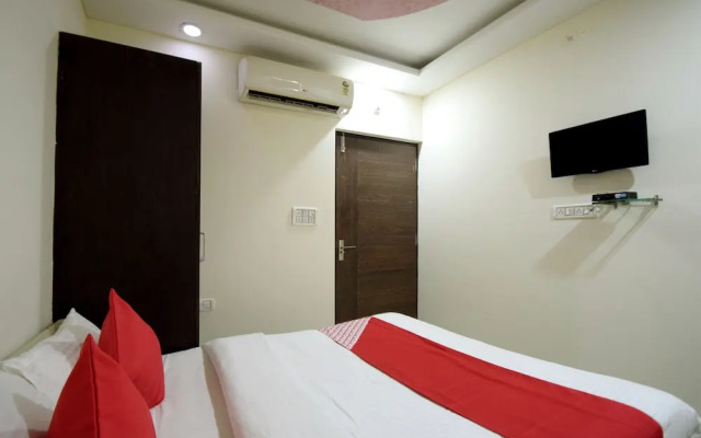 OYO 23358 Hotel Royal Inn