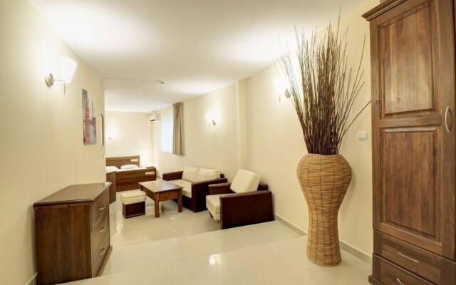 Jupiter Family hotel