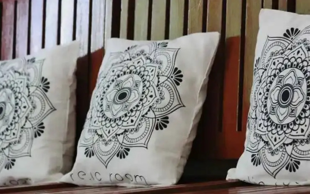 RELIC ROOM House of plants