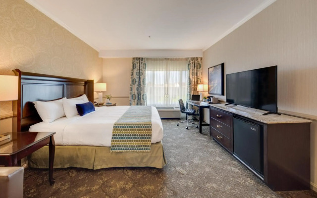 Ayres Hotel Corona – Riverside