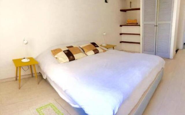 Yogi Hostel