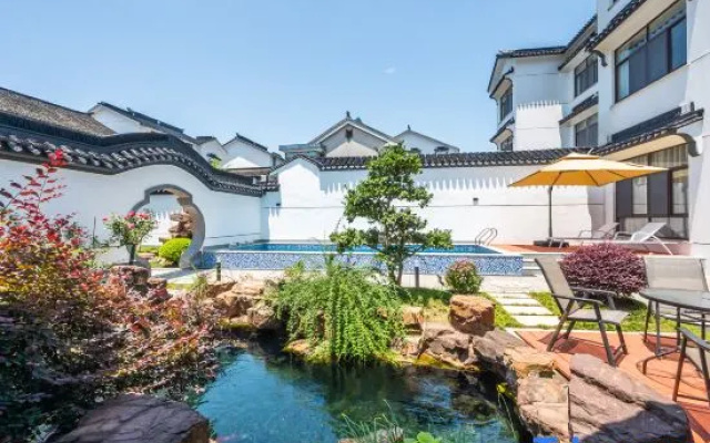 Ruishe B&B (the Taihu Lake Xishan Store) – Outside – Suzhou