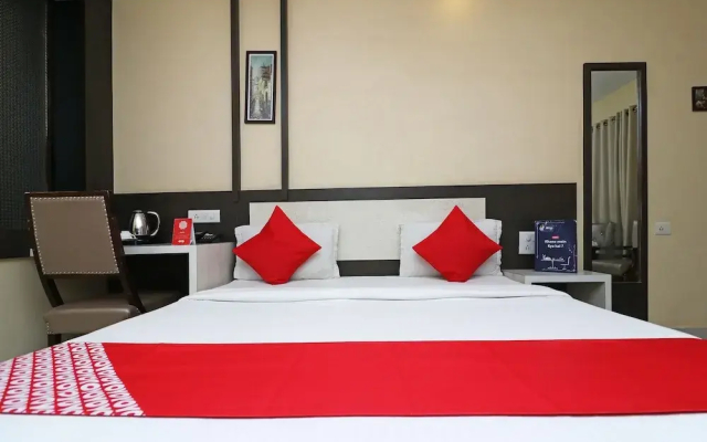 OYO 4906 Hotel Lotus