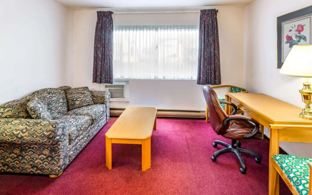 Howard Johnson by Wyndham Fort St. John