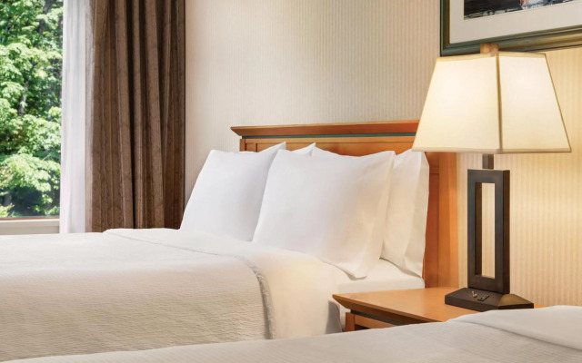 Holiday Inn Hotel & Suites North Vancouver by IHG