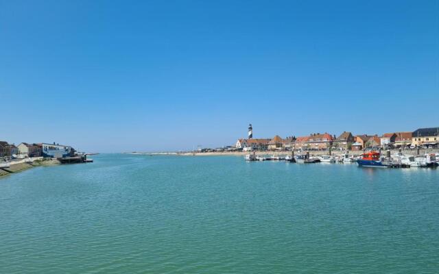 "Les Embruns" Maison meublée, proche de la mer