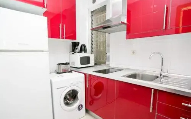 Ro Lively and bright apartment next to Blai st