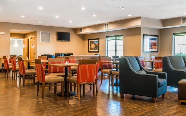 Comfort Inn & Suites