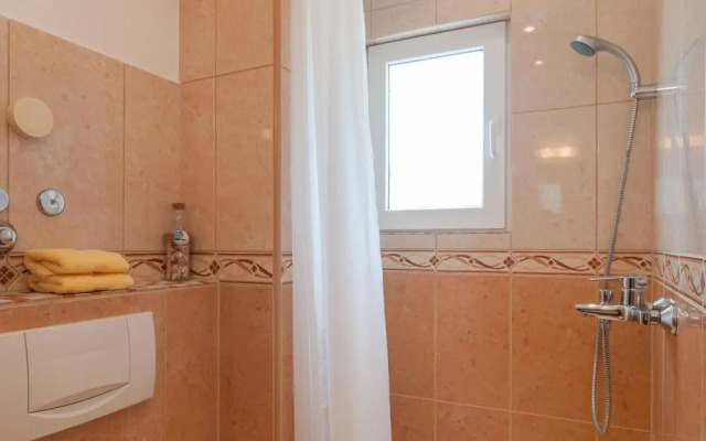 Awesome Home in Pisak With Wifi and 2 Bedrooms