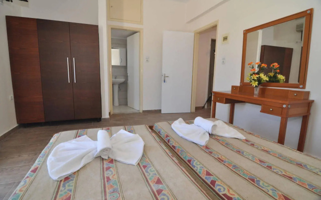 HOLLYWOOD Suites