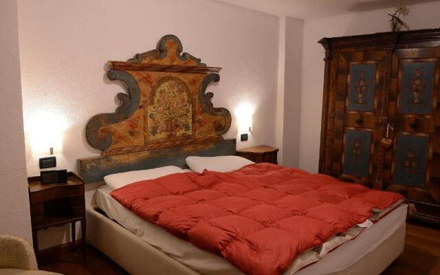 Ai Piedi della Marmolada