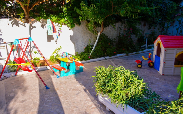 Lefka Hotel, Apartments & Studios