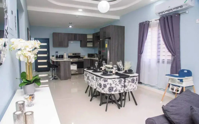 Montana Villa-ochorios-sleeps6-aircon-pool-tv-wifi