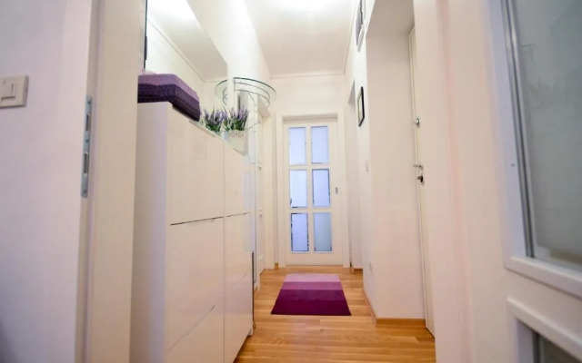 Central Palace Apartment