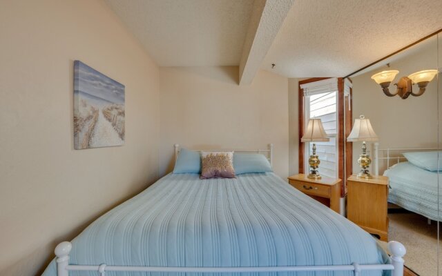 Loveland Townhome: Walkable to Lake & Park!