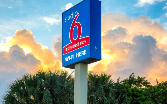 Studio 6 West Palm Beach, FL