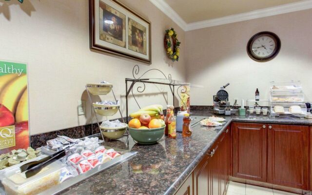 Holiday Inn Express & Suites Mountain View Silicon Valley by IHG