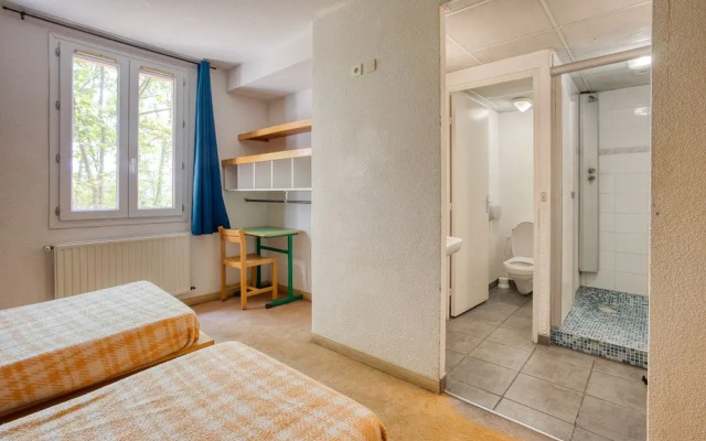 Auberge de Fréjus Saint-Raphael - Hostel