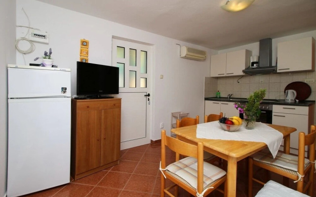 Elvi - Amazing Position & Parking - A4 Gornji