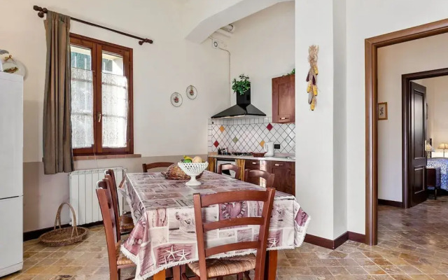 Enticing Holiday Home in Chianni With Swimming Pool