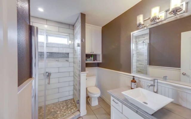 Pet-friendly Austin Home w/ Private Yard + Deck!