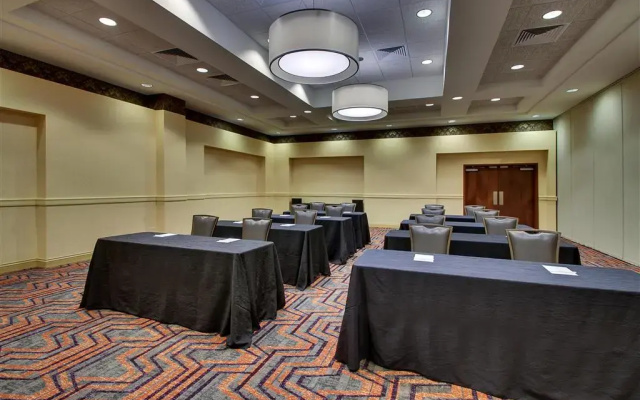 Drury Inn & Suites Charlotte Northlake