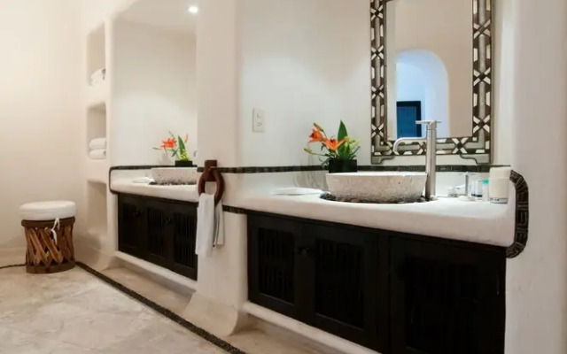 Tentaciones Hotel & Lounge Pool - Adults Only