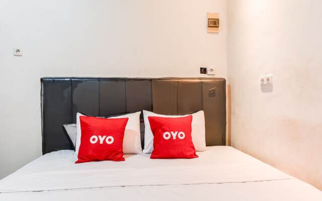 OYO 93503 Lotte Residence