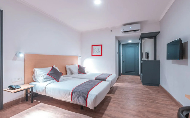 Super OYO Townhouse 2 Hotel Gunung Sahari